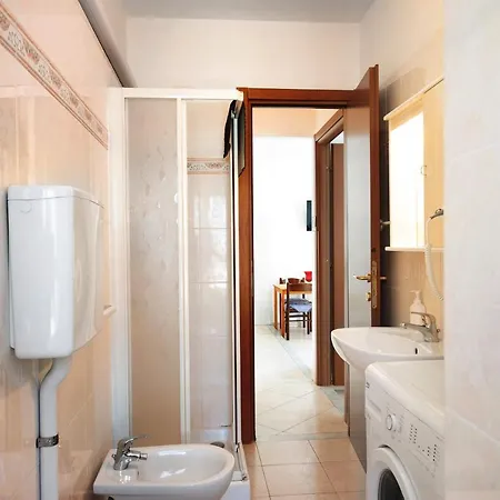 Trilocale San Nazario ヴァラッツェ