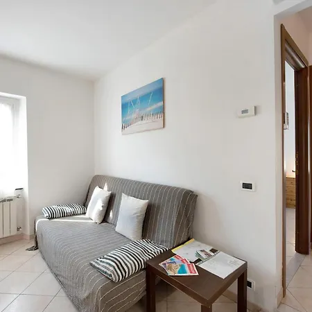 Trilocale San Nazario アパート ヴァラッツェ